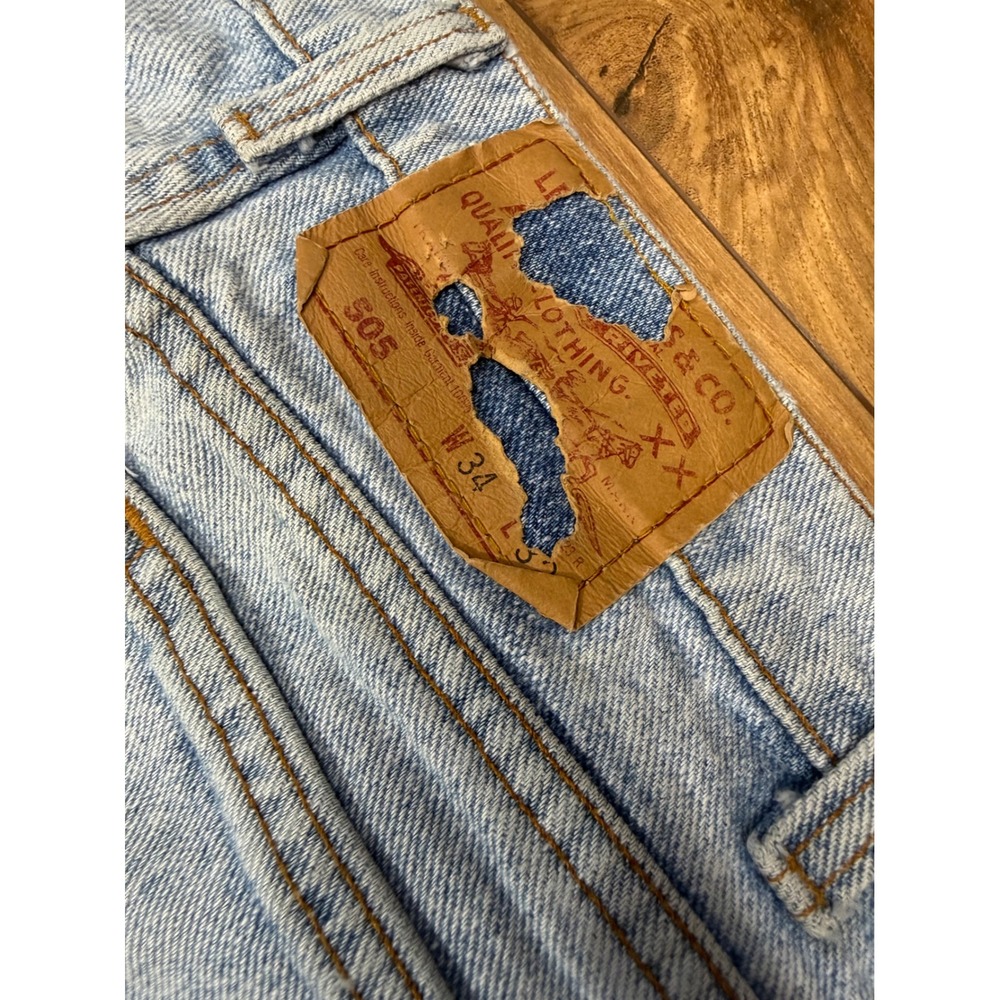 Levis 505 Jeans Mens 34x32 Light Wash Fair Vintage Made in USA 90s Straight Leg - Picture 3 of 8